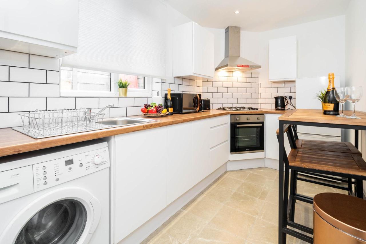 Two Bedroom Apartment - En Suites - Smart Tv'S - Wifi - Netflix - Bearwood Birmingham Exterior photo